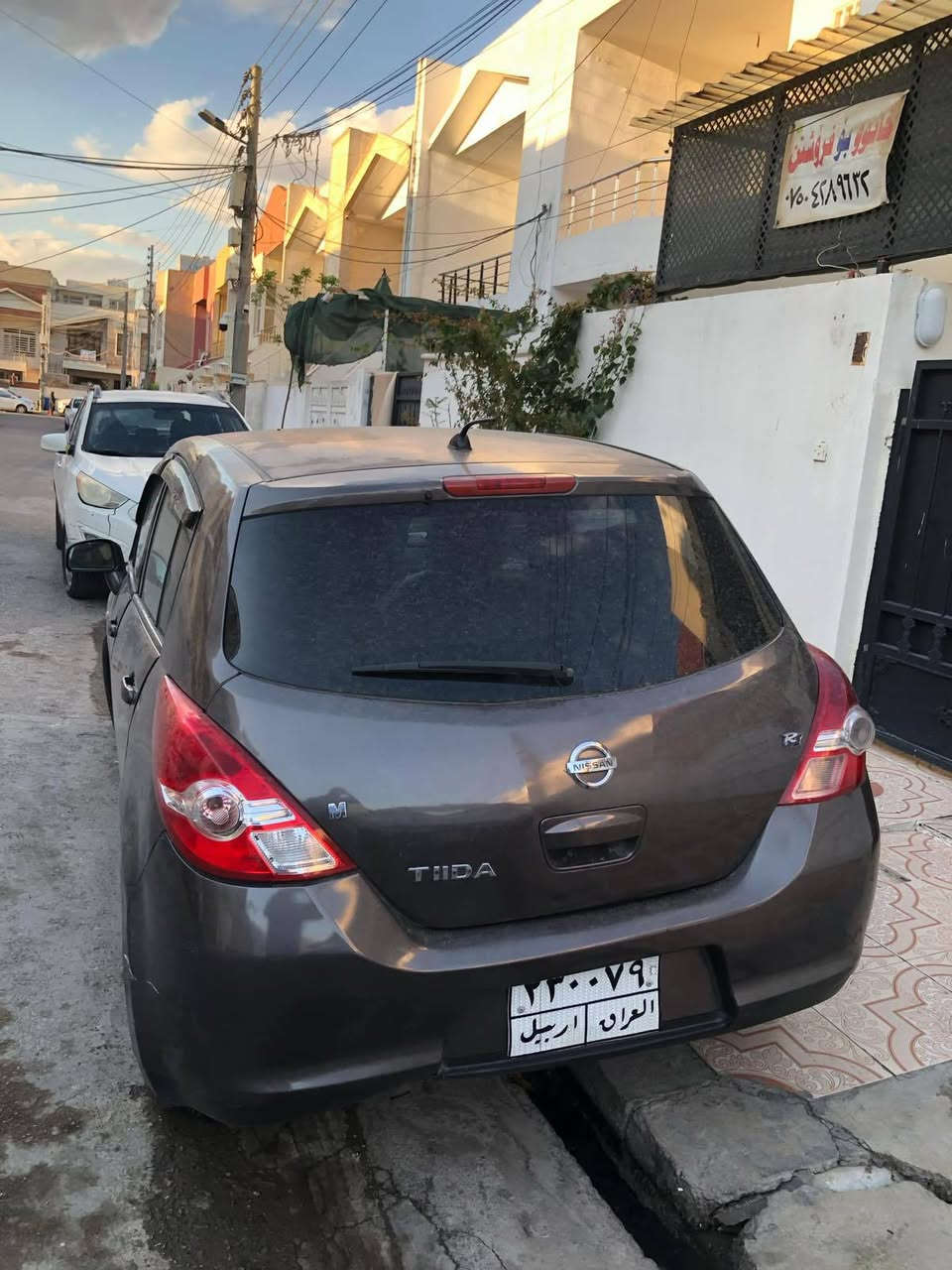 نیسان تیدا 2009
حيزام بؤياخ 
سةقف بة شةرت
 بةدةنةي نةگرتية
 پشتي ليداني هةية 
گير مةكينة تةبريد بة ناو كردين بة شةرت 
زۆربەجوانی پاکی ماوە 

سعر لە کۆمێنت داوابکە ڕاستەخۆ بۆت دیت 📩 

هیچ خەلەلیکی تیدا نییە 
١٦ وةرةقة خةرامةي لة سةرة 

ژمارەی خاوەنی 
***********
