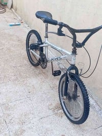 بسكليت • للبيع • فيه مجال