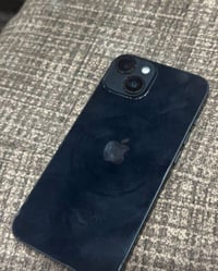 ايفون 14 عادي ذاكره 128 بطاريه 85 وتر بروف ممفتوح ولا ملعوب بي ضمان لا...