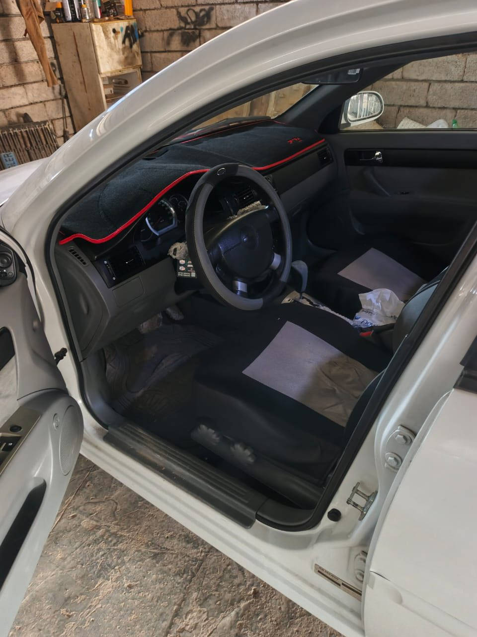 السلام عليكم اوبترا رقم جديد هزه جديده موديل 2010بدون صبغ بدون ضرر تبريد تدفئة شغال طخم جديد غير متواجد عل فيس سعر اتصال عل رقم ***********
