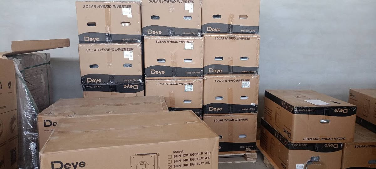 السلام عليكم توفر لدينا انفريتر Deye 12kw و16kw هايبرد ثري فيز جملة ومفرد *********** واتس آب
