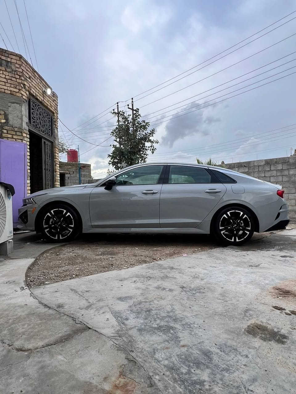 السلام عليكم 
للبيع
KIA K5 GT LINE  2023 وارد أمريكي 
السياره دخول جديد ترقيم جديد رقم بصره معوقين المعوق ولد يسوي وكاله
الحادث كما موضح بالمنشور السياره بدون دواخل كل الايرباكات سليمه السياره مبدل قطعتين  فقط مبدل بنيد اصلي تفصيخ مصبوغ وقبق جنطه تفصيخ  الشواصي كفاله وين أتريد افحص  
السياره جديده زيرو زيرو معنه الكلمه زيرو 
ماشيه 33 الف فقط
فول مواصفات بنوراما :
1_اللون اسمنتي مميز 
2بصمه تشغيل 
3_ بصمة ابواب افتتاح عند الاقتراب 
4_مثبت سرعة
5_نظام ABS
6_مانع انزلاق
7_حساس اطارات 
8_بك لايت لد
9_شاشة كبيرة لمس
10_كامرة دوارة
11_كشافات امامية
12_شاشة اعطال 
14_رادار جانبي
15_ نقطة عمياء 
16_رادار الخطوط البيضاء 
17_ اشاير باالمري  
18_مقعد سائق كهرباء 
19_الايت ثلاث عدسات +ليد  برتقالي 
20_نظام قيادة 3 وضعيات نورمال+سبورت+ايكو +كوستم 
21_بلوتوث +usb+auX  
22_تحكم ستيرن 
23كير اوتو +عادي 
24_اوتو بريك 
25_ صندوق كهربائي
 26_زنون + ليد 
27_التشغيل عن بعد
‏28_Auto hold 
29_تصميم خارجي رياضي 
30_نضام الملاحة
31_مصابيح الخلفيه LED
32_مصابيح ضباب LED
33_محرك تيربو 1600✈️
34 _ويل اكروم اسود
السياره دخول جديد زيرو ما ماشيه ماشيه 33الف فقط ترقيم جديد السعر 173وبيه مجال بسيط مكاني البصره رقم الاتصال  ***********
