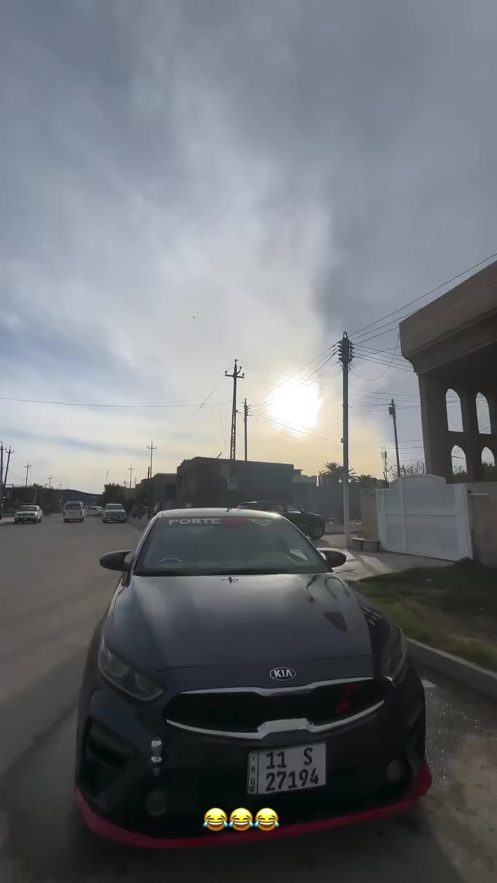 السلام عليكم فورتي 2021 سيارة كير عادي كليين مكفولة من ضربة ولمعجون ولصبغ سيارة نص فول شاشة تحديد مسار رادار امامي كامرة شاشة حساسات امامية سيارة نصبتهة اجنن التصوير ضالمهة سعر 115وبيهة مجال  مكان بغداد شعب ***********
