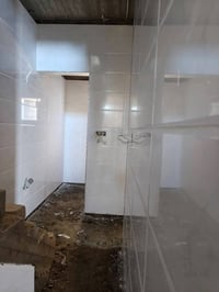 اسطة سيراميك • جداري • متفرغ