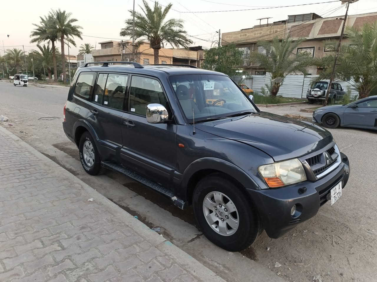 السلام وعليكم للبيع باجيرو موديل 2007 سياره جديده وجاهزه تبريد ثلج تخم تاير سبعه راكب فقط قطعتين صبغ اشتري ترحيب مري شفط رقم بغداد السعر 93  بيه مجال الشراي يتصل ***********
