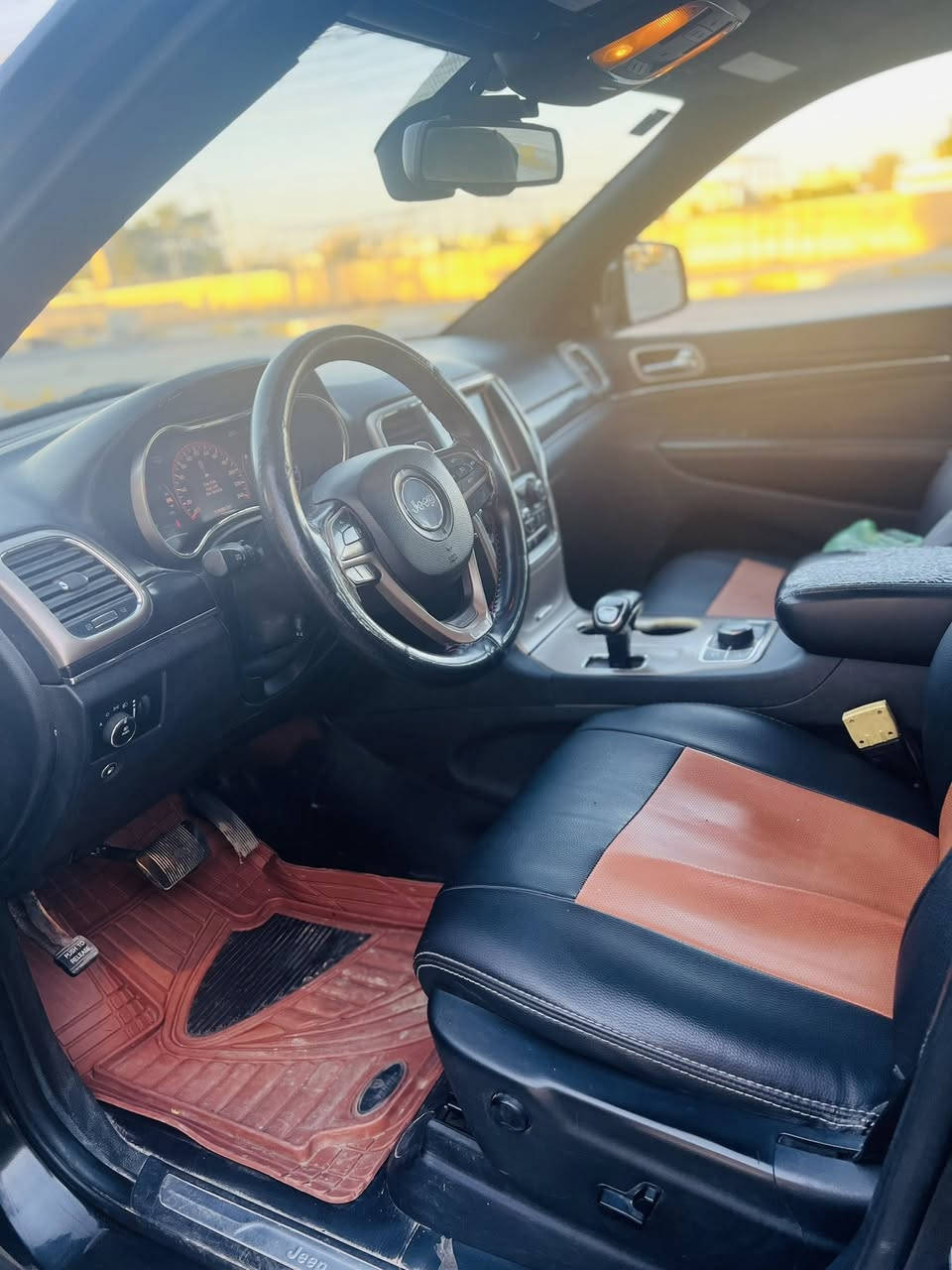 سلام عليكم جيب موديل 14 فول مواصفات الي عندة جارجر مراوس يتفضل مكاني كربلاء ***********
