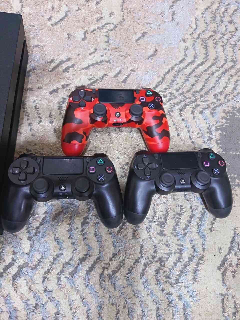 بلي فور مهكر نظام 12.5 الجهاز نظيف و يجي وياه قرص التهكير و 3 جوستك حالة الجهاز واضحة بالصور السعر 275 وبي مجال
واتساب ***********
