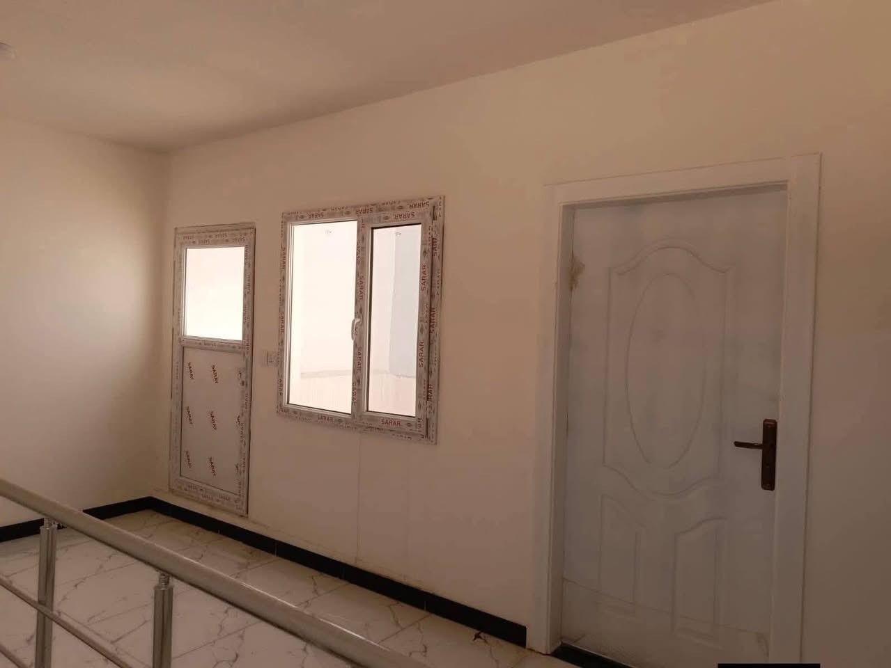 دار للايجار في مجمع قريه الغدير الثانيه مساحة 150 متر طابقين 
موقع مميز على ساحه سعر الايجار 350 مقدم ثلاث اشهر 
للتواصل والاستفسار 
***********
***********
