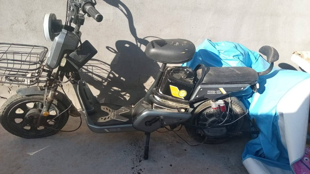 بايسكل شحن شغال بس يرادله شويه ترتيب 250 بي مجال بصيط مكان بعقوبه بهرز ***********
