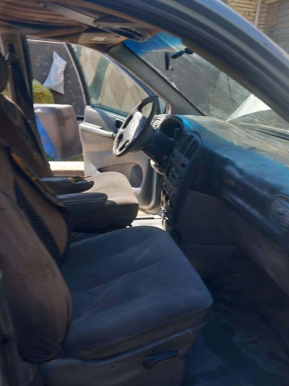 دوج كرفان ٢٠٠٥ مكفوله رقم بغداد ماعده تبريد غير شقال سعر ٥٠ رقم تليفون***********
