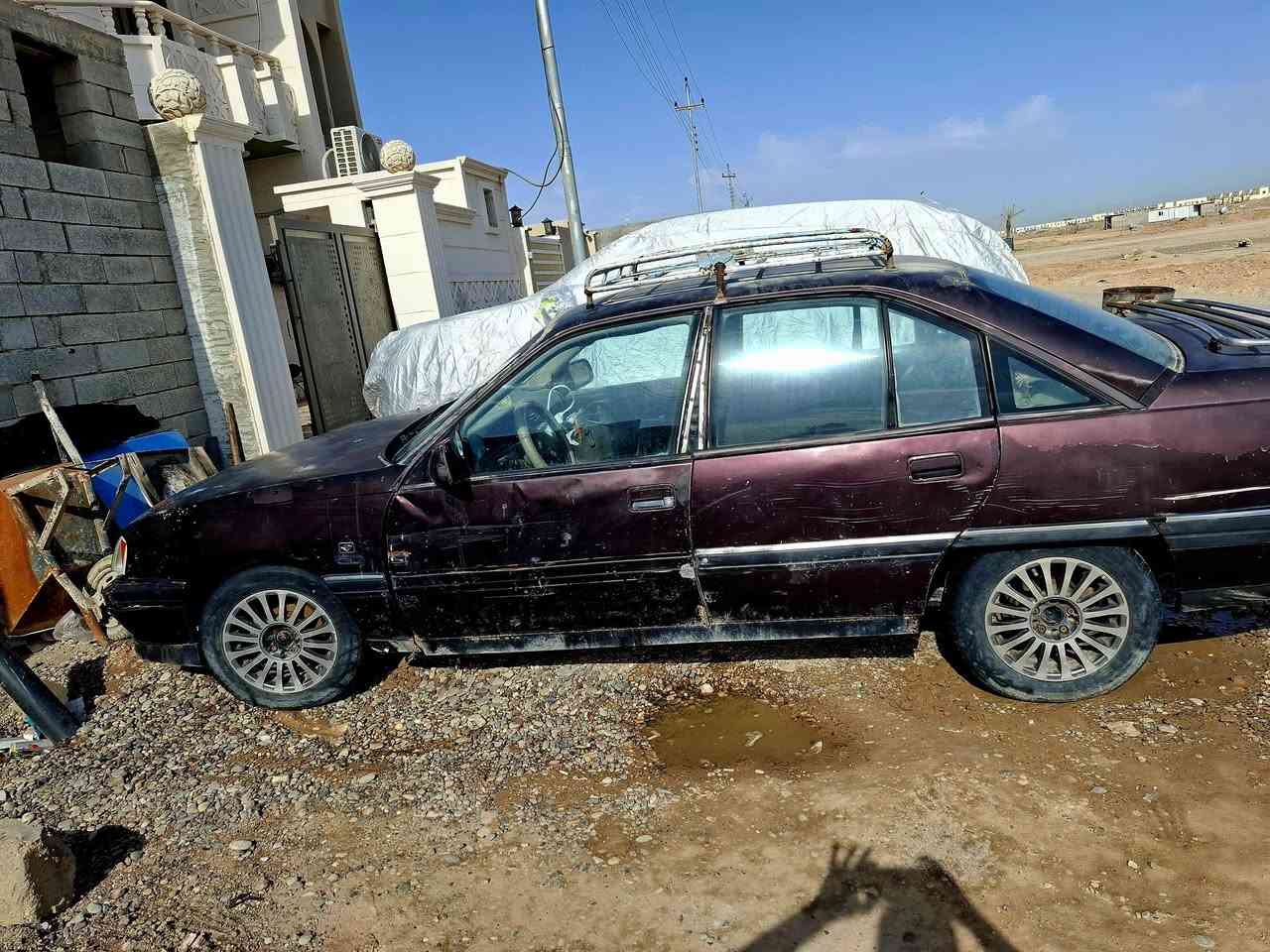 اوبل اوميكا رقم صلاح الدين موديل 1991واقع حال شغاله وبأسمي شخصيا ورقم دولي وتفريغ ثاني يوم ومكفوله من الغرامات وبيع 25ورقه وبيه مجال الاتصال ع الرقم ***********السيارة مكانها تكريت
