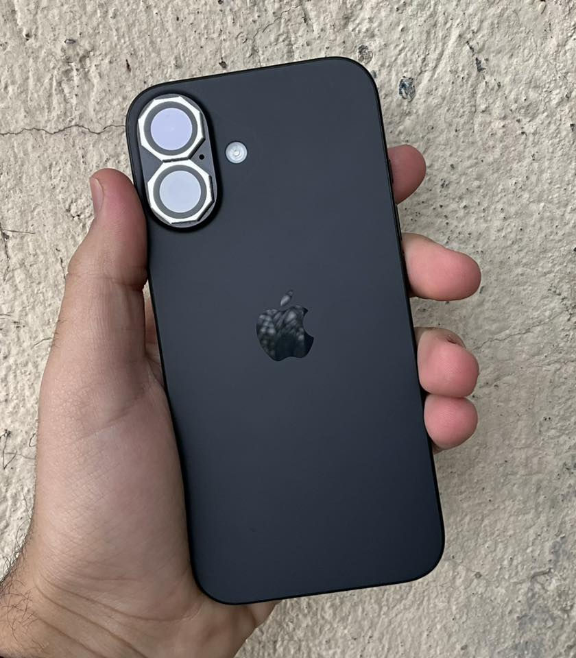 ايفون 16 بطارية 100 نظافة 100 ملحقات فقط وايره الاصلي ذاكرة 128 نموذج m شرق اوسط ب800 بغداد ***********
