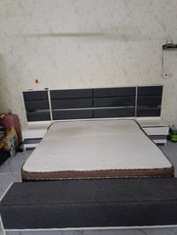 غرفه للبيع العنوان بغداد  الرقم 07707655088