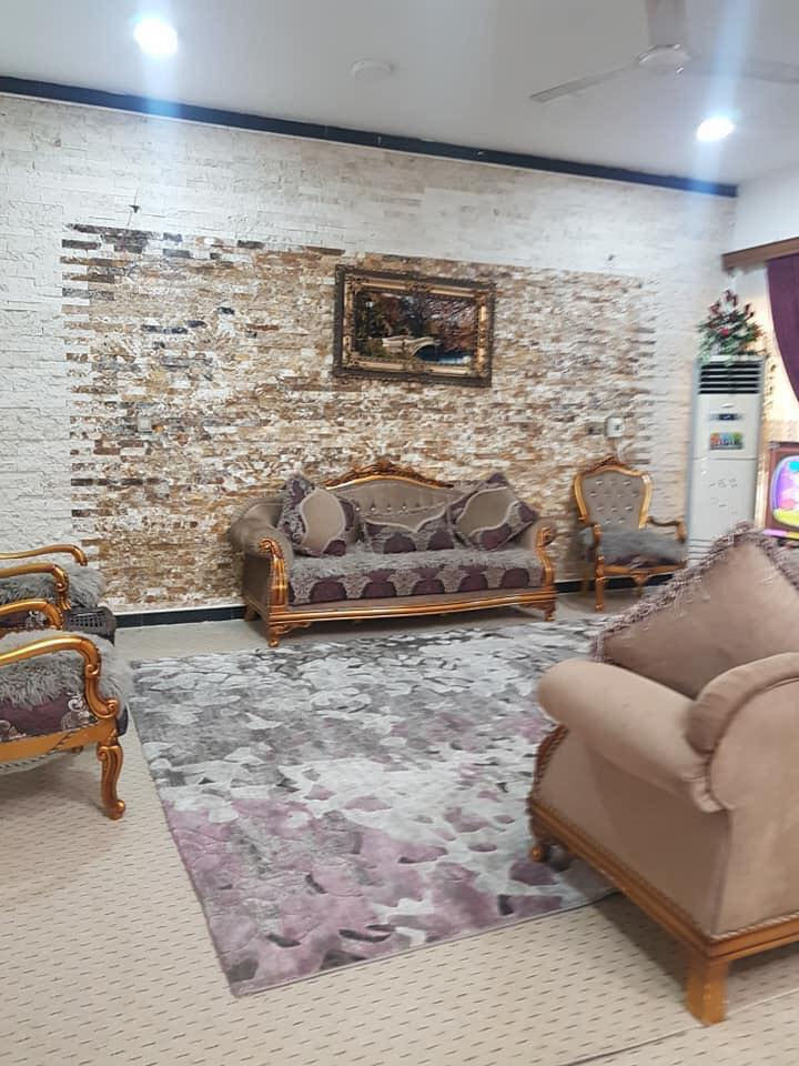 السلام عليكم بيت للبيع 250م طابو زراعي سند25 بدايه سده دور النفط اول فرع المنطقه المشموله بخدمات الجهد الهندسي حاليا ماء ومجاري على الدوله عرض الشارع 10 م البيت طابق واحد غرفتين وصاله جبيره وصحيات استقبال مطبخ مناور الطابق الثاني غرفتين بناء جاهز داخليات سطحين امامي وخلفي كونكريت البيت جديد حاليا فارغ للاستفسار الاتصال على الرقم ***********
