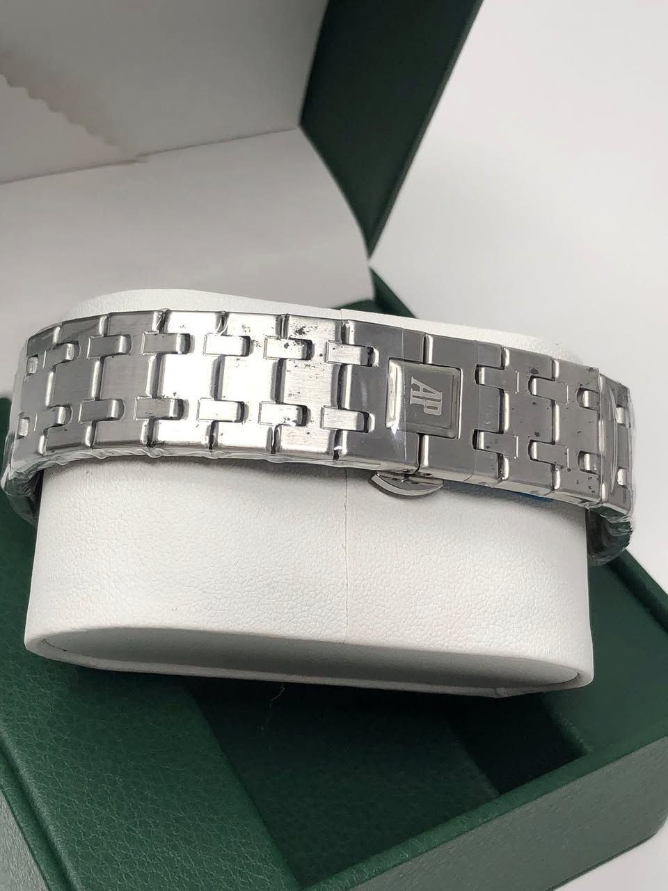 AUDEMARS PIGUET 

أوديمار بيجيه 😪😙
جميع السناتر شغالة 🪙
طلاء ثابت 💯
عداد شهري 😀
عداد قمري 🌓
كوالتي عالي 🎰
نظام ستوب وتش رياضي 💪
الوزن 137 g ⭐️
القطر 43 m 🟡
السمك 11.5 m 🟢


**إذا كنت صاحب هذا الإعلان وتريد حذفه لأي سبب، رجاءا أرسل رسالة إلى الدعم الفني**