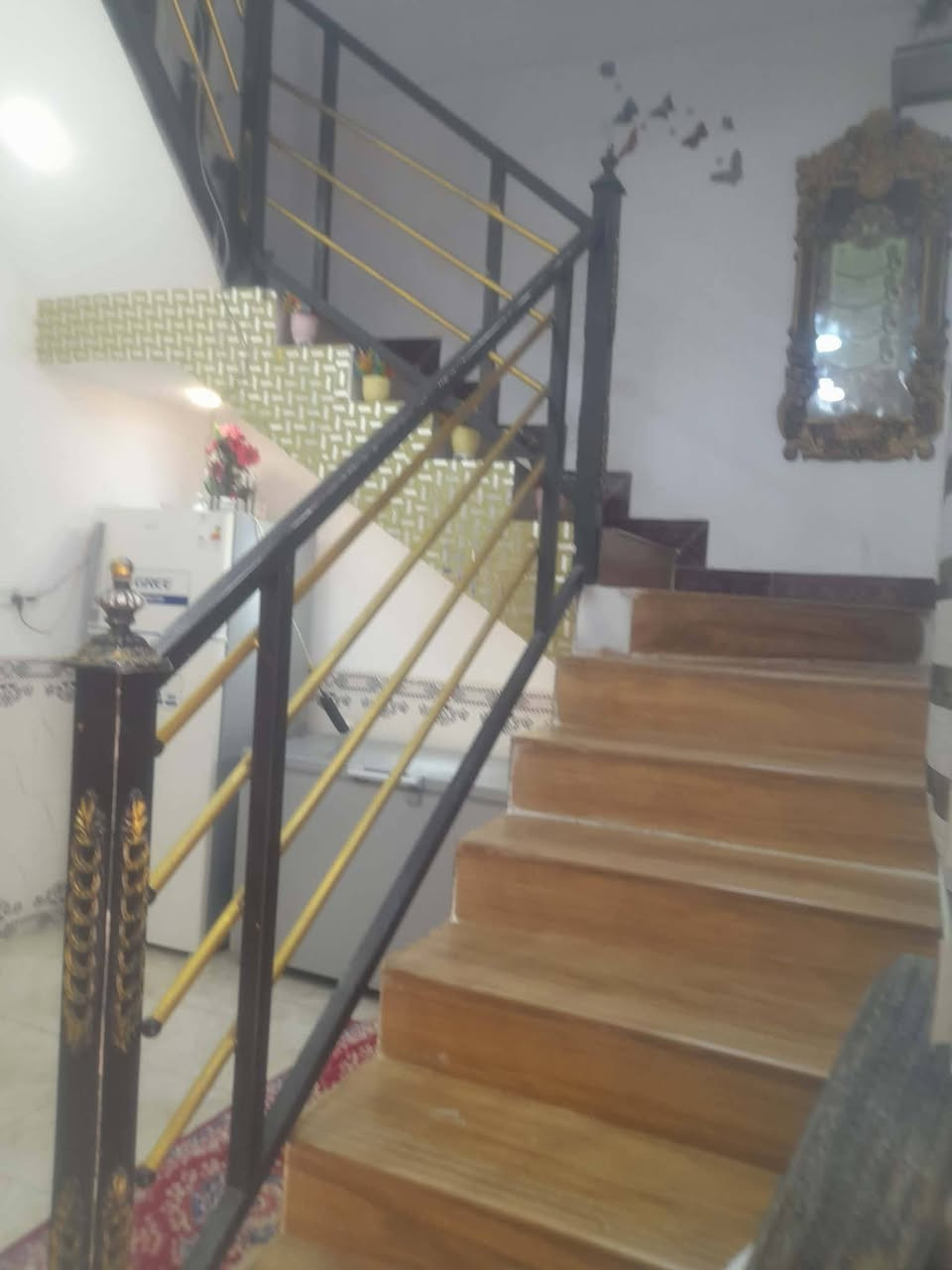 بيت للبيع ✍️ 

العنوان :تضحيه حي الكرامه

طابو صرف 

خلفي 100م

البيت طابقين طابوك وكونكريت
 
  الطابق الأول غرفه وستقبال ومطبخ وصاله وحمام ومنور وحمام خارجي  

الطابق الثاني اغرفتين نوم  وصاله وحمام 

مطلوب اسكان ٤٣ وبيدهم ٦٣وبي مجال

                  للستفسار:***********📞
                نستقبل كافة العروض العقارية ✍️
