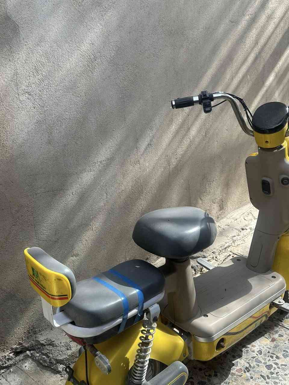 للبيع
دراجه شحن تحتاج بطاريات جديده الدراجه السعر ٢٠٠ الف مكانه بغداد ***********
