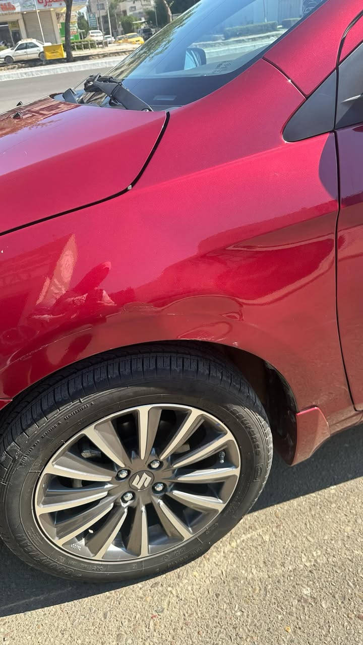 سازوكي سياز موديل 24 ماشيه 31 الف ضربتها بسيطه وموضحة بالصور انطي وكاله قياده بيها اريدها 115 وبيها مجال  للتواصل واتس اب *********** او عالخاص
