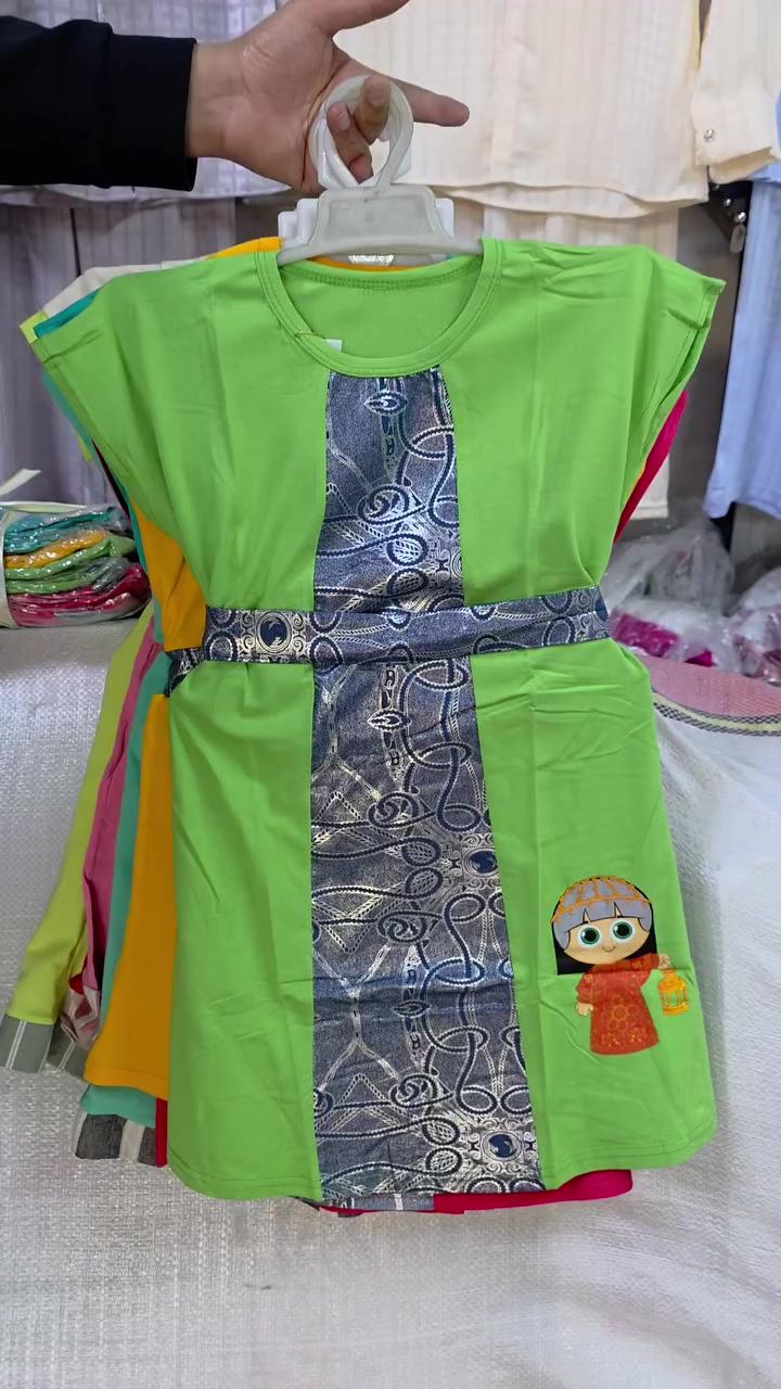 السلام عليكم كل متابعين # جوهرة بغداد 
👗 فستان رمضاني 
قياس 2سنه إلى 5 سنوات
سعرالدرزن 28 الف
توصيل جميع المحافظات 5 الف
اي ستفسار
***********
واتساب.***********
