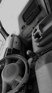 كيه،ام عيون موديل 2002راقم،بغداد مكينه،كفاله،كير،كفاله،شاصي كفاله،سيار...