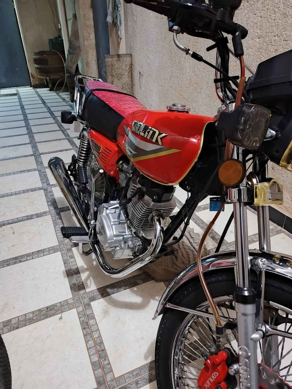 السلام عليكم
دراجة تايگر موديل 2023 
اوراق اصولي شرط الترقيم 
مكينة ما مفتوحة 
كهربائيات كلها شغالة 
دراجة على وضع البلاد 
جديدة ما متعوبة وما نا قصها اي شي 
السعر 950 
مكاني ناصرية قضاء الشطرة 
اتصال او واتساب 
***********
