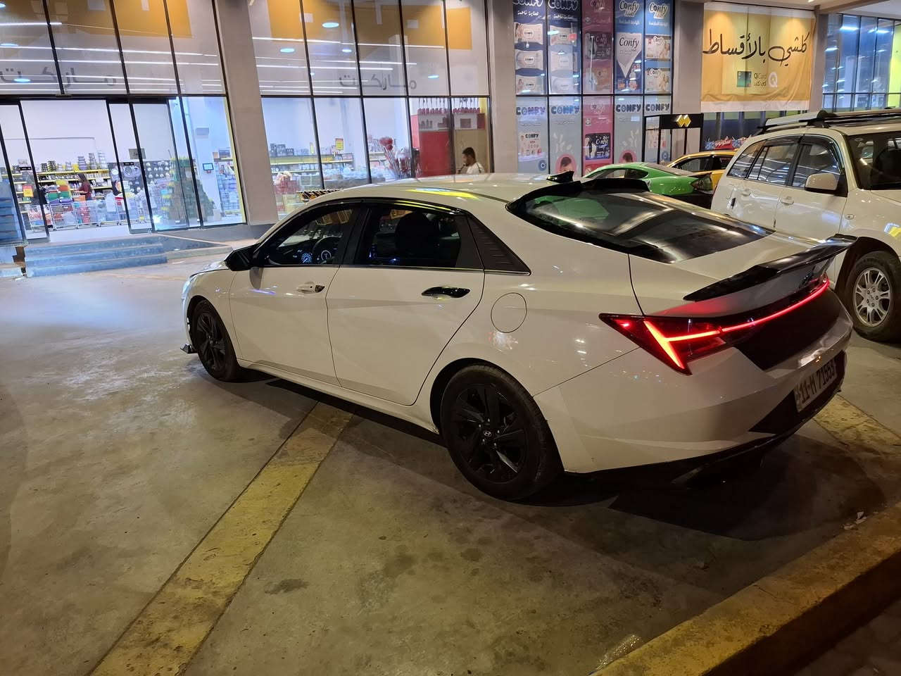 السلام عليكم للبيع النترا هايبرد 2022 امريكي 
مواصفات السياره تدفئه ستيرن وكشنات 
نقطه عمياء تحديد مسار رادار امامي وخلفي اوتو هولد داخل السياره ابيض حادث السياره جاملغ وبنيد سطحي وبيها صبغ بلعراق جاملغات خلفيه اثر تخريب شرط بدون ضربه السياره نضيفه جداً صدر امامي خلفي كير محرك كله مكفول 
رقم شاصي KMHLN4AJ1NU020427
السعر 145 وبيها مجال
موقع السياره بغداد الحريه 
للاستفسار ***********
