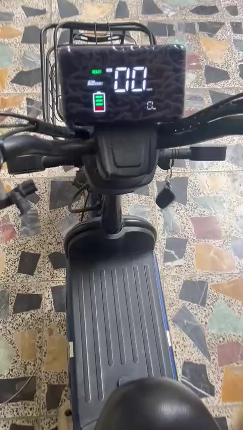 السلام عليكم
دراجه شحن حجم ١٤ مستعمل قليل 
دراجه سرعهه ٩٩ 
السعر ٣٠٠ وبيهه مجال 
المكان بغداد الاعضميه الكسره 
رقم / ***********
