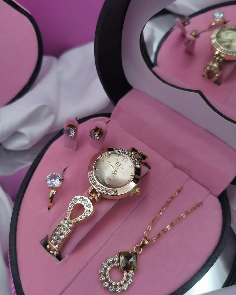 كوفري القلب الوردي راه عاود توفر ✅
الكمية قليلة خاوتنا ✅
للطلب راسلونا على الخاص


**إذا كنت صاحب هذا الإعلان وتريد حذفه لأي سبب، رجاءا أرسل رسالة إلى الدعم الفني**