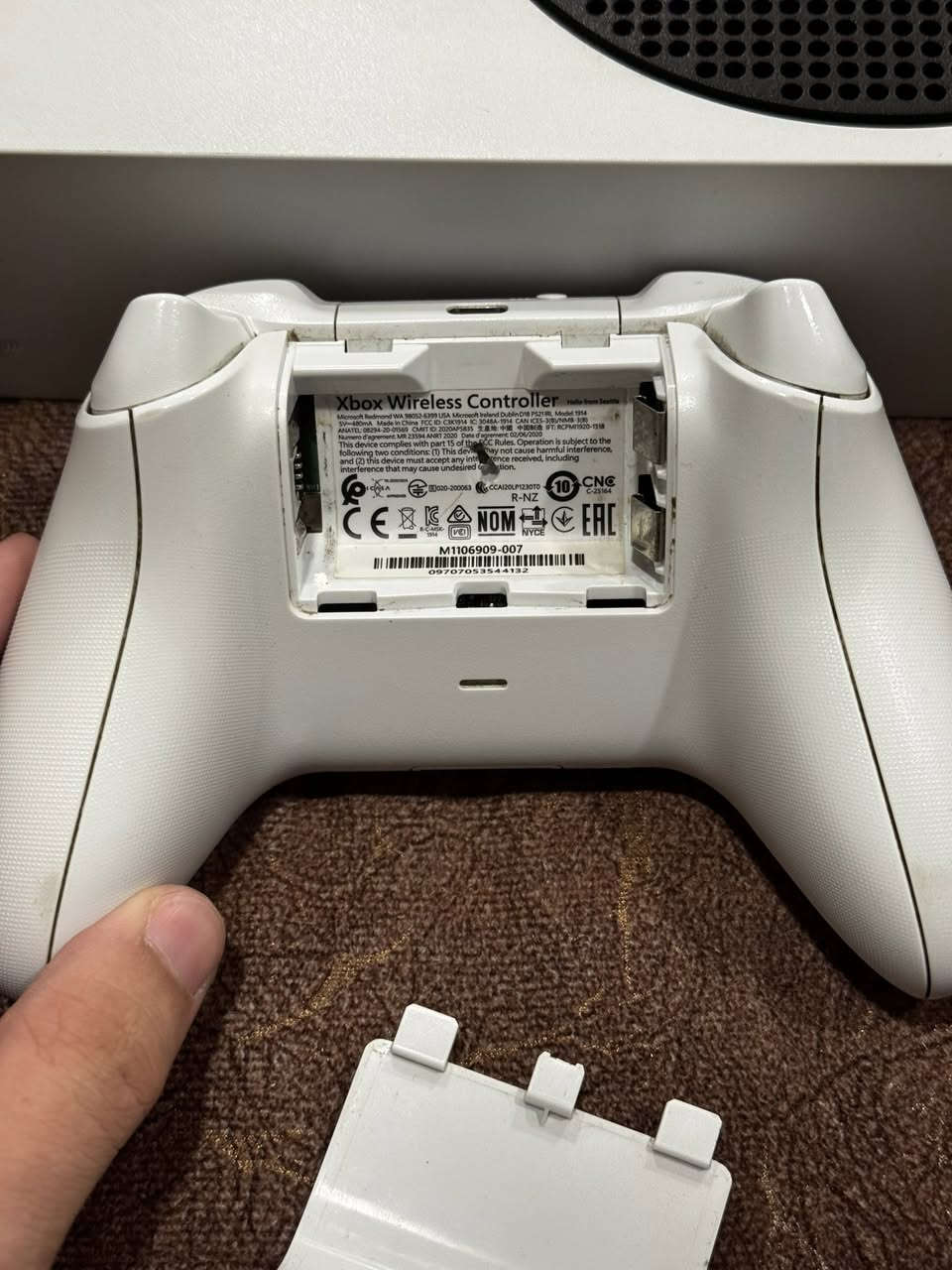 السلام عليكم
xbox series s 512GBاكس بوكس سيريس اس
جهاز نظيف لوك ستيكر مامفتوح ولا داخل صيانة 
ملحقات كاملة كارتونة نظيفة ما بيها ضرر
الجوستك الاصلية مال جهاز مبدل كير فقط 
سعر 375 الف وبي مجال 
للتواصل ***********
