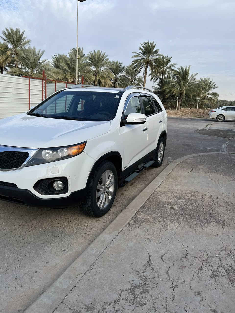 سلام عليكم كيا سورنتو خليجي 2010
فول مواصفات 
بانورما بصمه جلد سبعه راكب
تلث قطع تبريد مكينه 3500
كيرمكينه تبريد مكفولات 
ماشيه 220
رقم بغداد مكان سياره بلد
مكفوله عدا بارد موضح بسونار
السعر 158 وبيه مجال بسيط
للاستفسار اتصال ***********
