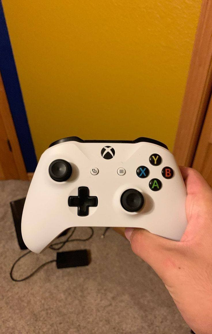 1جوستك اكس بوكس s 
وترهم عل وان s 
جديدة بل جيس ابد مو مستخدمة 
سعرها 40 الف جوه السوك 
2 جوستك هم اكس بوكس وان s 
نضيفه كلش مامفتوحه ولا مصلحة 
سعرها 30 الف 
توصيل موجود


**إذا كنت صاحب هذا الإعلان وتريد حذفه لأي سبب، رجاءا أرسل رسالة إلى الدعم الفني**