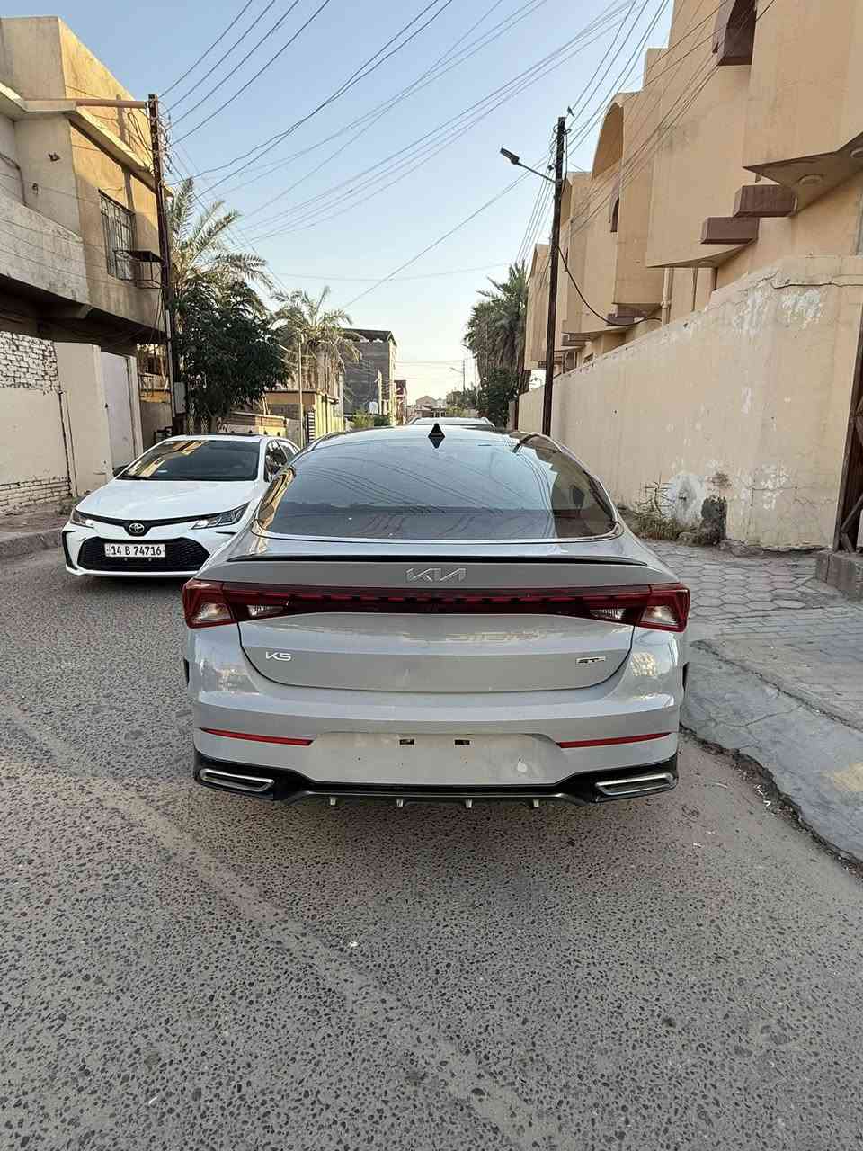 السلام عليكم
K5 GT Line فول واحد على واحد 
موديل 2024 
ماشيه 58 الف كيلو متر وقابل لزياده 
رقم بصرة حره باسمي تحويل ثاني يوم 
الضرر بنيد مصلح ومصبوغ نفسه بدون فتح 
وصار بيها بالعراق ضرر بارد بداير جاملغ خلفي وبارد بالباب بدون صبغ من طلعتها من الميناء 
موصفاتها معروفه ال GT line 
بانوراما 
كشنات جلد 
داخل احمر 
تشغيل عن بعد 
باقي الموصفات معروفه ما يحتاج اذكرهن 

‼️ملاحظة لايتاتها  سويتهن متغير يعني لدها الاوان مو برقتالي 

سعرها 192 وبيها مجال وبخدمتك وتدلل 

العنوان البصرة 

للاستفسار  ***********
