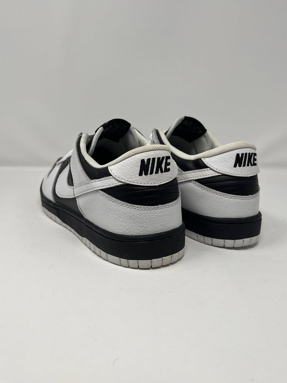 Nike dunk low
باله فيتنامي غير مستعمل قياس 46(30.5سم)، قطعه ستاندرد وتنلبس ويا كلشي، السعر 35 الف دينار، 
ادخل انستا شوف القطع المتوفره خاص
https://www.instagram.com/hermes.storex?igsh=MTQwdWQ4OTZ1YmxoMg%3D%3D&utm_source=qr


**إذا كنت صاحب هذا الإعلان وتريد حذفه لأي سبب، رجاءا أرسل رسالة إلى الدعم الفني**