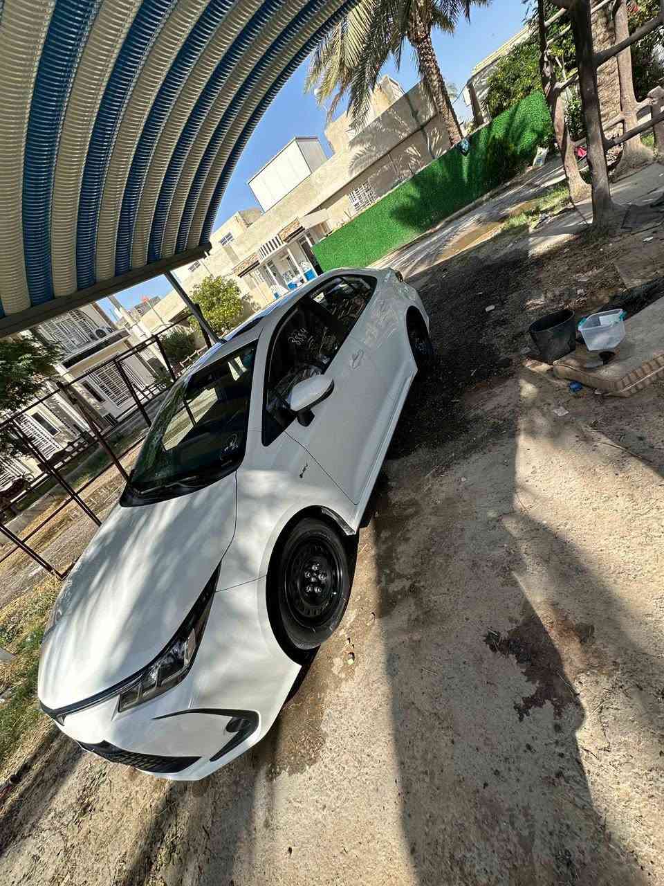 سلام عليكم كورلا هايبرد خليجي السياره مكفوله بس الدعميات مثل ماوضح كدامكم السياره سبيره مانزل سياره مكفوله ماشيه25
داخل جلد اسود
شاشه 
بصمه 
تحديد مسار
تثبيت سرعه يعني الموصافات المعروفه ويله زيرو مطاخ شارع وسياره خير من الله مكاني بغداد ***********
