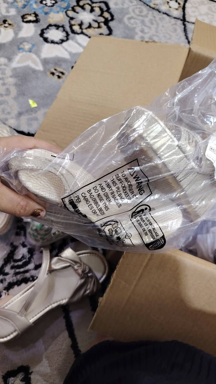 السلام عليكم احذيه جديده  الواحد ع   ٣. بلاش


**إذا كنت صاحب هذا الإعلان وتريد حذفه لأي سبب، رجاءا أرسل رسالة إلى الدعم الفني**