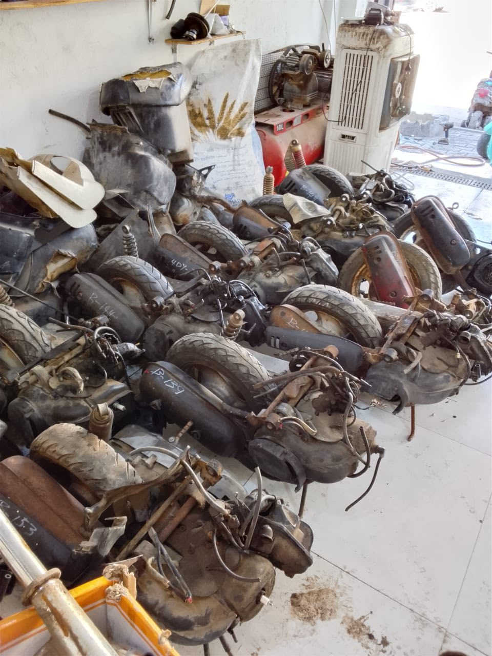 يا الله تم وصول مكاين بطه منغولي   الستين بصوره عام مكاين كفاله عامه ممفتوح سعر سعرها هيه وشدها ١٥٠ وتدللون ***********
