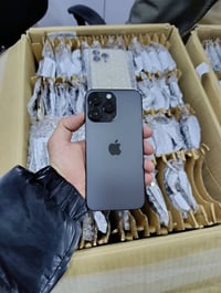 آيفون ١٥ برو ماكس • آيفون ١٤ برو ماكس • ٢٥٦