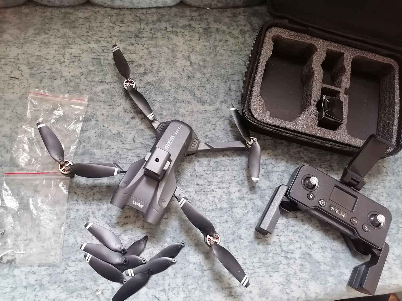 درون تصوير GPS – فرصة حلوة 👌🚁
درون تصوير مزودة بنظام GPS، ثابتة بالجو وسهلة الاستخدام، مناسبة للمبتدئين والهواة.
المميزات:
كاميرا للتصوير الجوي 📸
نظام GPS لتثبيت أفضل
عودة تلقائية عند ضعف الإشارة
إقلاع وهبوط بضغطة زر
بث مباشر على الموبايل
تصميم قابل للطي + شنطة حمل
المحتويات: درون + ريموت + شنطة + مراوح سبير + ملحقاتها
النوع: UAV GPS
نوعية زينة مقابل السعر ومناسبة للتصوير والتجربة ✨


**إذا كنت صاحب هذا الإعلان وتريد حذفه لأي سبب، رجاءا أرسل رسالة إلى الدعم الفني**