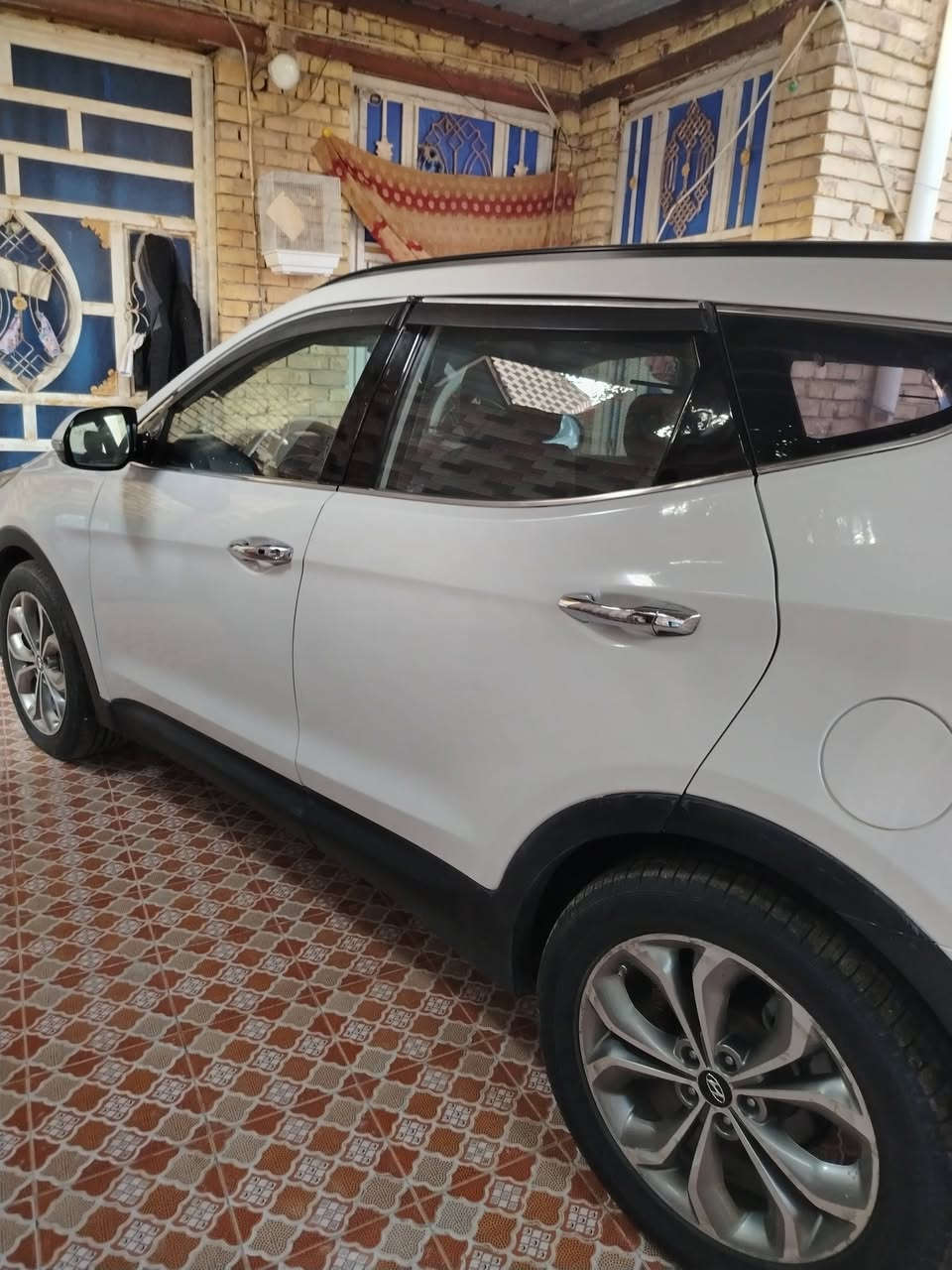 سنتافي ١٥كاز رقم بغداد دولي سياره فول عدا فتحه سعره ١٥٣ وبيه مجال سياره موجودة فى شطره ***********
