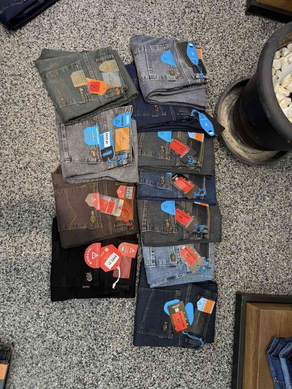 مجمع سيد حمزه للملابس الرجالية والتجهيزات الرياضية العنوان العمارة حي الرسالة يتوفر لدينا بنطرون كابوي اصلي  
ترافو

‏القياسات 32 الى 42￼

سعر 25 الف

 ***********https://t.me/joinchat/USt2HU6VyUnB90hS
