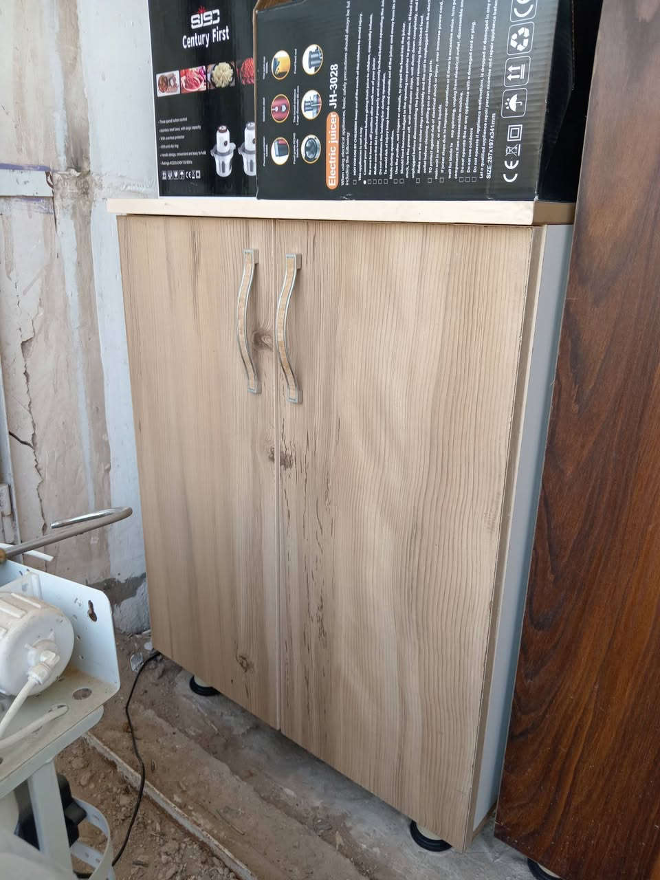 اللهم صل على محمد وآل محمد الطيبين الطاهرين
تم وصول حاويه أثاث منزليه مستخدم اخو الجديد نضافه فول
العنوان كربلاء الحر القادسيه قرب الحديقه
واي استفسار ***********
