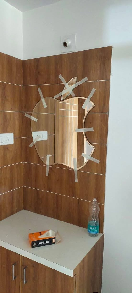 اعمال زجاجية متنوعه ...كادر مختص بالعمل....***********...واتساب
