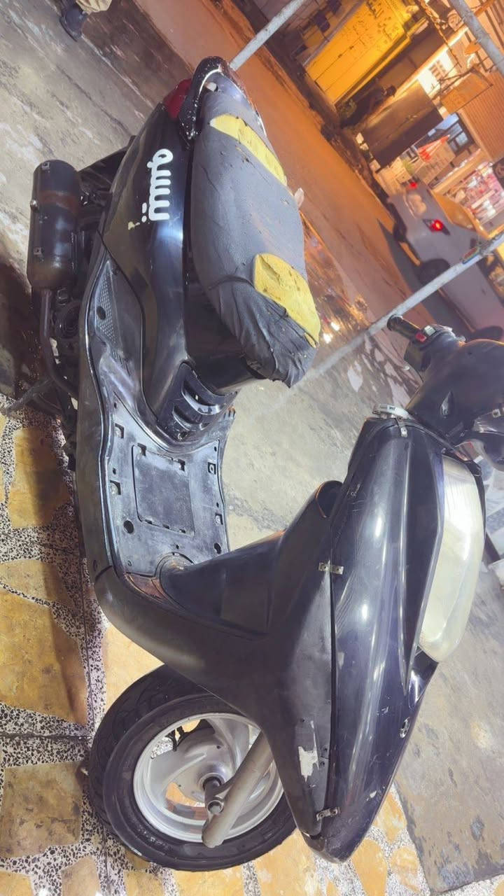 سلام عليكم شباب بريز دراجه مفتوحه مره وحده وبستم اصلي دراجه ناعمه الدراجه نقصه بريكات وباتري دراجه مامكفتني ابد سعره 500 وبيه مجال لشراي متواجد خاص وهاذا رقمي *********** مكاني بغداد حي تونس افاق عربيه
