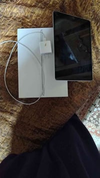 ايباد ٩ للبيع غراض كامله ٢٦٠ للاستفسار ٠٧٧٠٢٠٦٣١٩٠