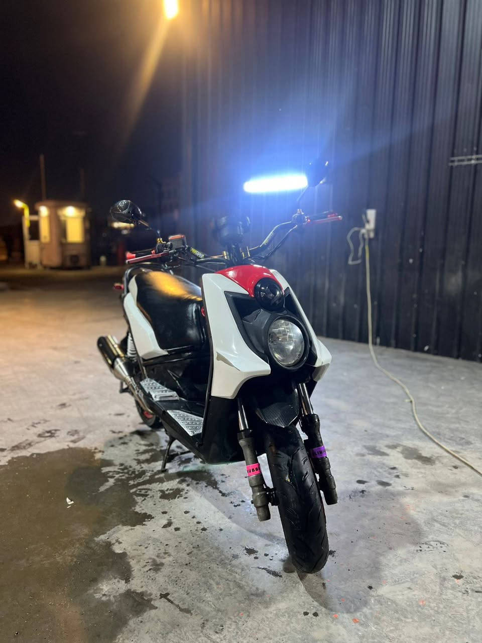 السلام عليكم سكنس جبلي للبيع كهربائيات شغالة البريكات والدشبول كلة شغال شلعة ومعدل بيهة كلجات رياضي وبكلايت r6وستيرن ويدات بريك مكاني بغداد الشعب السعر ١١٠٠ وبيهة مجال (الصالنصة مو وياهة انطيك البلادية) ***********
