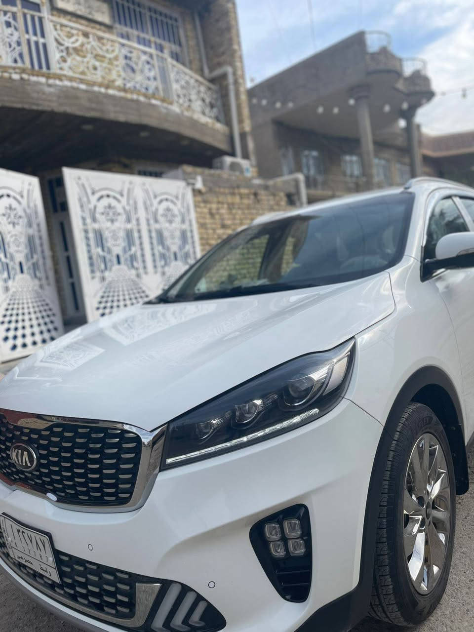 سورنتو 2018 شكل 2020 خليجي فول عدا الفتحه ، بصمه جنطه كهرباء ، كشنات جلد كهرباء ، حساس امامي خلفي ، مكينه 6 ، ماشيه 77 ، رقم واسط ، السياره مكفوله من كلشي ، بيها شخطين ب دعاميه الاماميه والباقي مكفول . 
السعر 230 وبي مجال بسيط . 
*********** ، مكان السياره الكوت / الحاوي .
