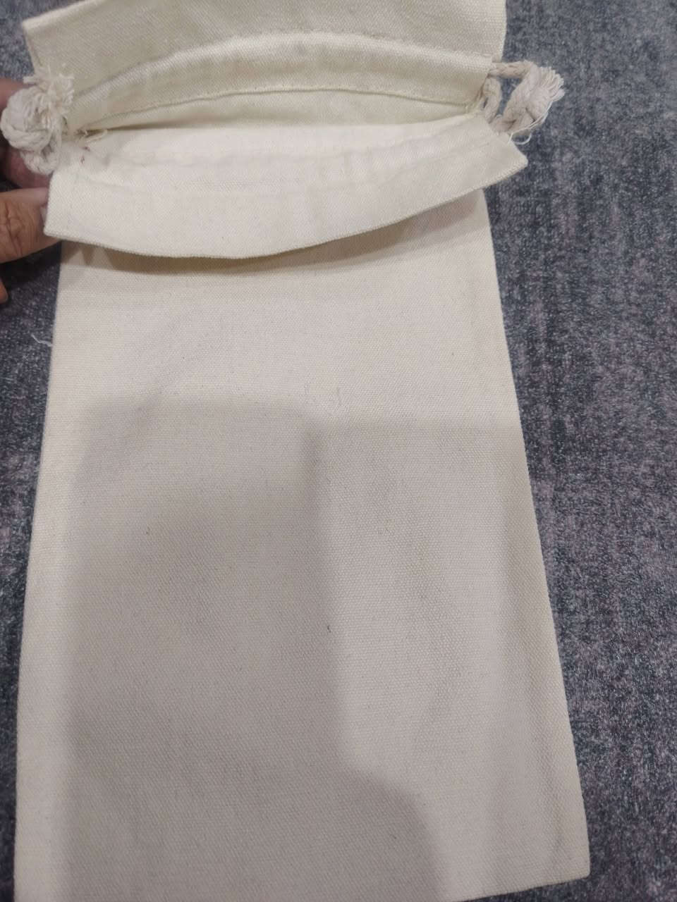 كيس قماش العدد ١٠ قطع الطول ٣٤سم  والعرض ١٧ سعر القطعه ٥٠٠ يوجد توصيل لجميع المحافظات


**إذا كنت صاحب هذا الإعلان وتريد حذفه لأي سبب، رجاءا أرسل رسالة إلى الدعم الفني**