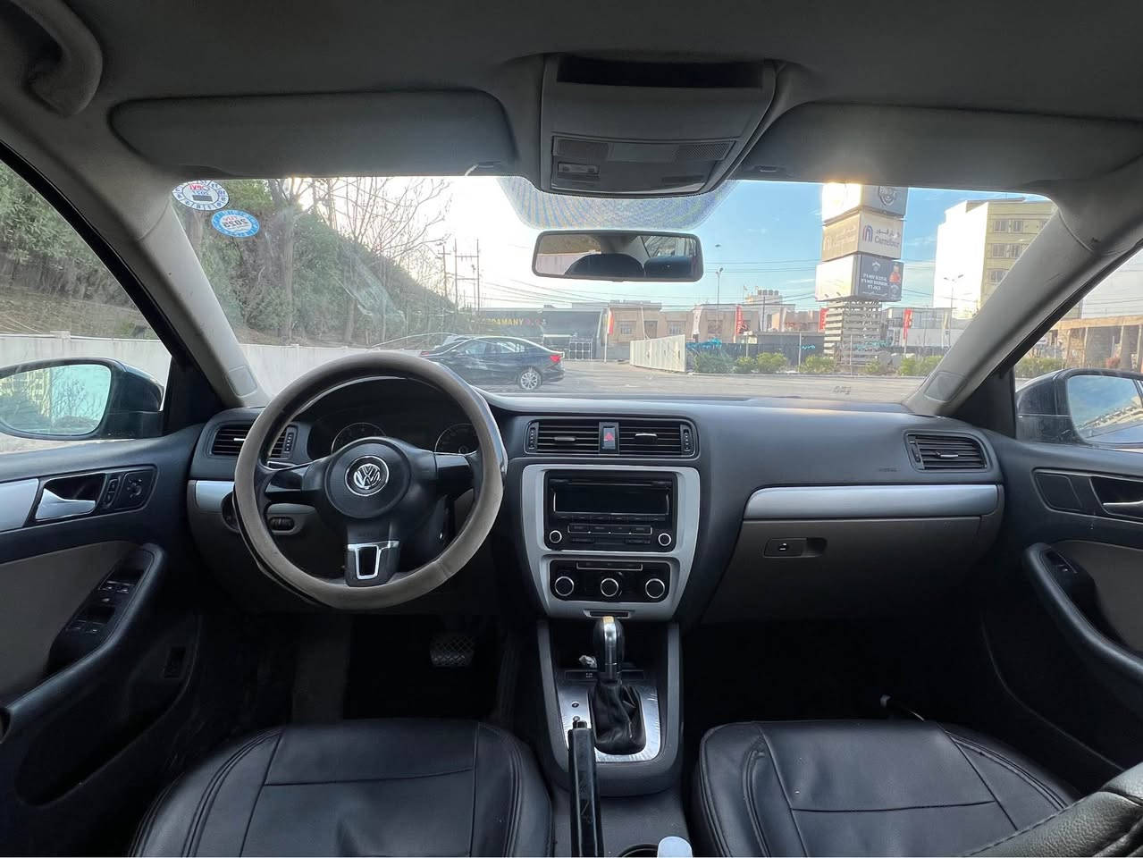 سعر ٨٨ ورقە شوێن هەولێر ***********
جیتا ٢٠١٣ خلیجی تۆماتیک جام کارەبا abs تبرید مەرکەزی
مەکینە ٢٠ بێ تۆربۆ (مەرغوب)  گێرومەکینەوتەبرید بەشەرتە 
(٥پارچە سبوغ بێ لێدان پشت و پێشی کەپسە) فەحس وهەززە و رەقەم ی نوێیە  بەناوی خۆمە رەقەم هەولێر ە سەنەوی تازە بەسەرچووە سعر ٨٨ ورقە معمەلەکی خفیفی تێدایە
عربي
***********  مکان اربیل سعر ٨٨ ورقە  
جیتا ٢٠١٣ توماتیک خلیجي محرک ٢٠ بدون توربو گیرومحرک تبرید تحویل بشرط سنویە الأن ساقط فحس وهزە ورقم جدید سنویە بإسمي ٥قطعە سبغ بدون ضربە سیارە مابي نواقص رقم اربیل سعر ٨٨ ورقە بها مجال بسیط مکان اربیل أربيل, العراق
