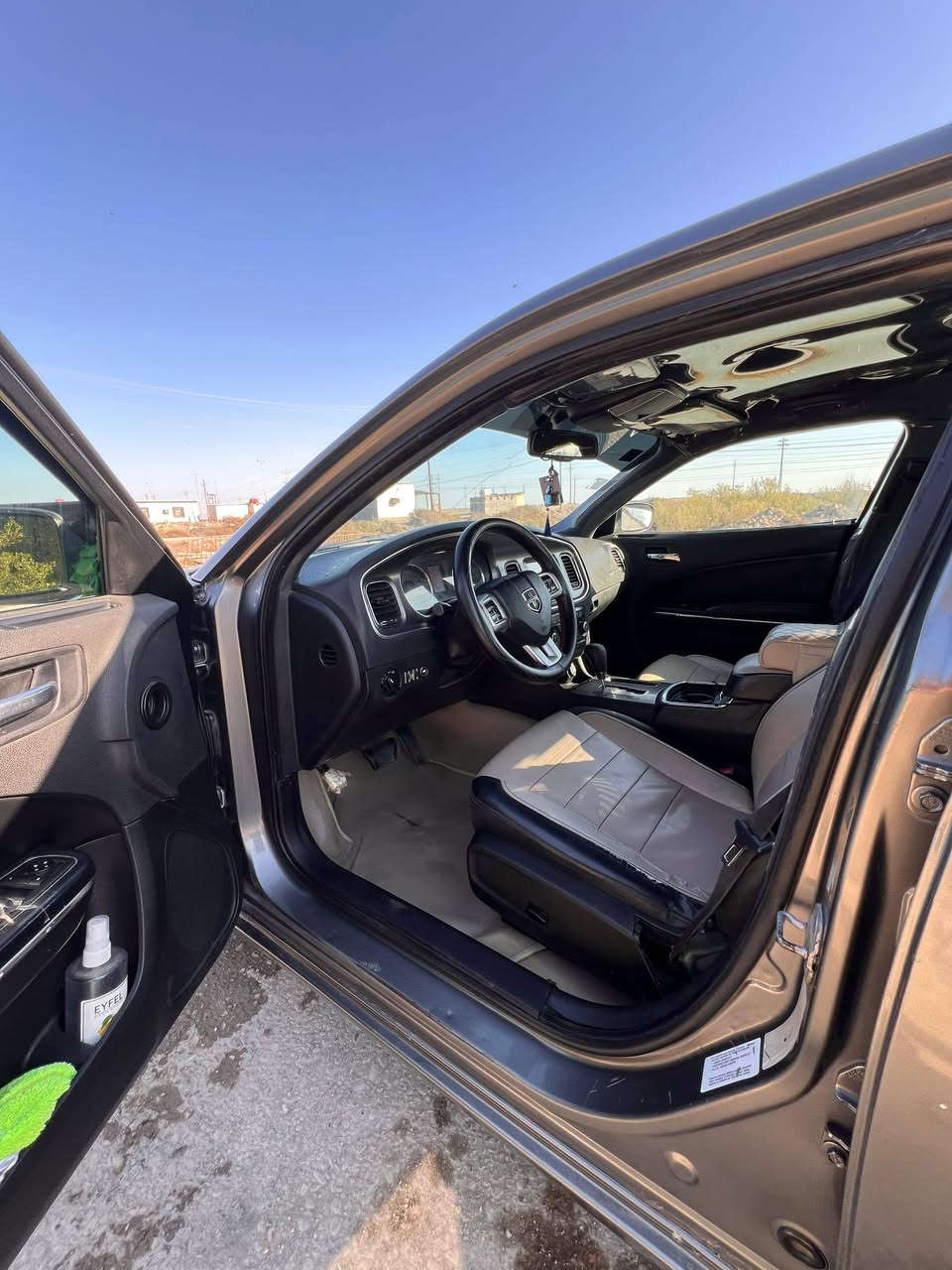 السلام عليكم جارجر موديل 2011 خليجية السيارة بيها صبغ حزام رقم بغداد ب اسمي مكينه وكير مكفولات للتصال  ***********
