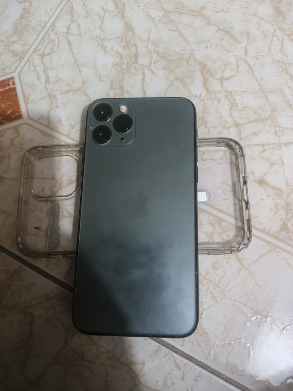 السلام عليكم اخوان
للبيع ايفون 11 برو 
شاشه مستبدله 
ذاكره 64
بطاريه 92 مستبدله 
تلفون فقط كاميرا اماميه بيها مشكله وتتصلح 
الباقي كله شغاال اي مشكله مابي انتصال هزاز كاميرات زلال 
 سعره 170 وبي مجال


**إذا كنت صاحب هذا الإعلان وتريد حذفه لأي سبب، رجاءا أرسل رسالة إلى الدعم الفني**